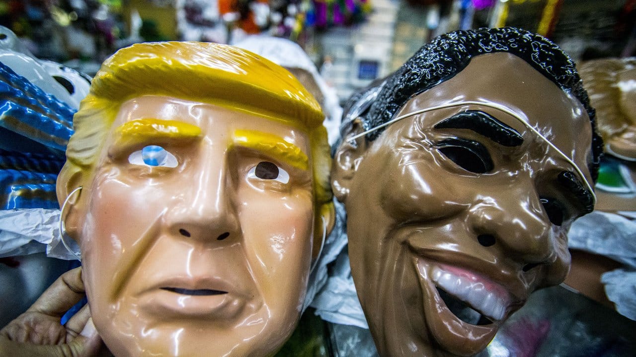 Die Trump-Maske ist der Renner schlechthin für den diesjährigen Karneval in Brasilien, sagt der Geschäftsleiter eines Karneval-Ladens in Sao Paulo.