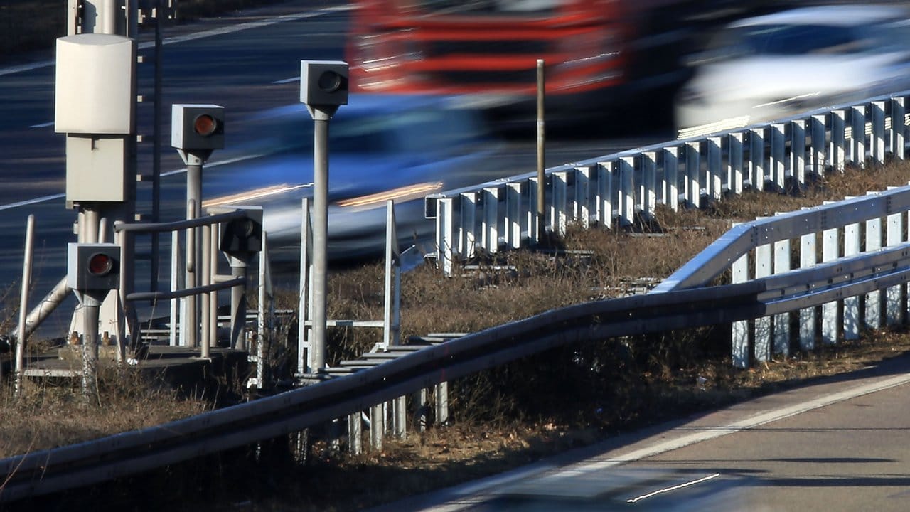 Auf der A3 am Kreuz Heumar war 2016 etwa 400 000 Mal geblitzt worden - es fehlte aber ein entsprechendes Tempo-60-Schild.