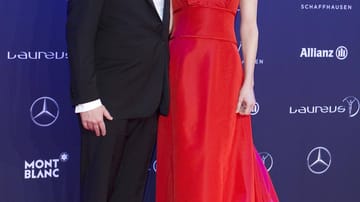 Auch Fürst Albert von Monaco und Fürstin Charlène besuchten die Sport-Oscars. Charlè betörte in einem glänzenden, roten Abendkleid.
