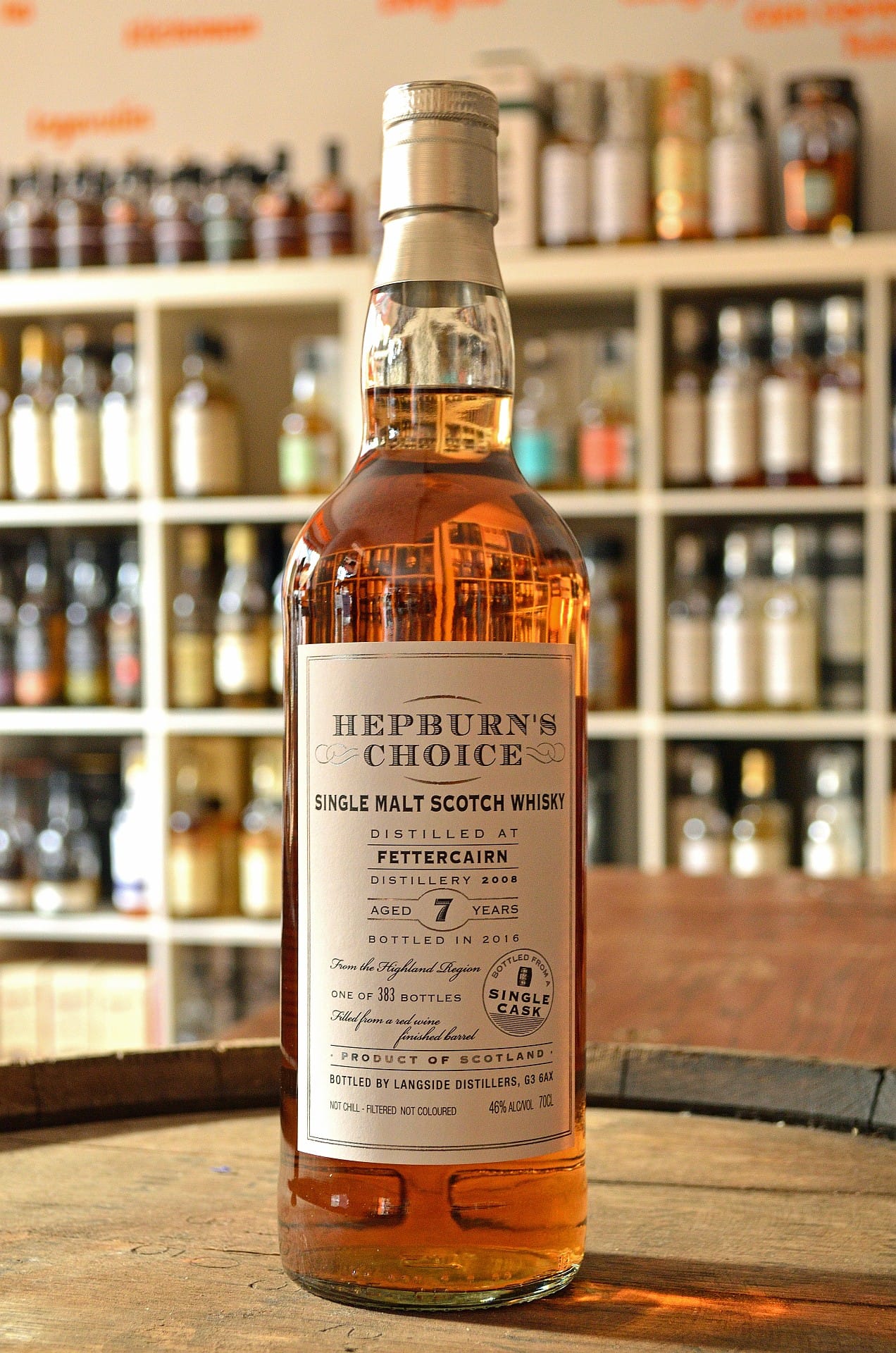 Von diesem Whisky gibt's nur 383 Flaschen: Der sieben Jahre alte Single Malt "Hepburn's Choice" ist in einem Rotwein-Barriquefass gelagert worden. Die Flasche kostet um 50 Euro.