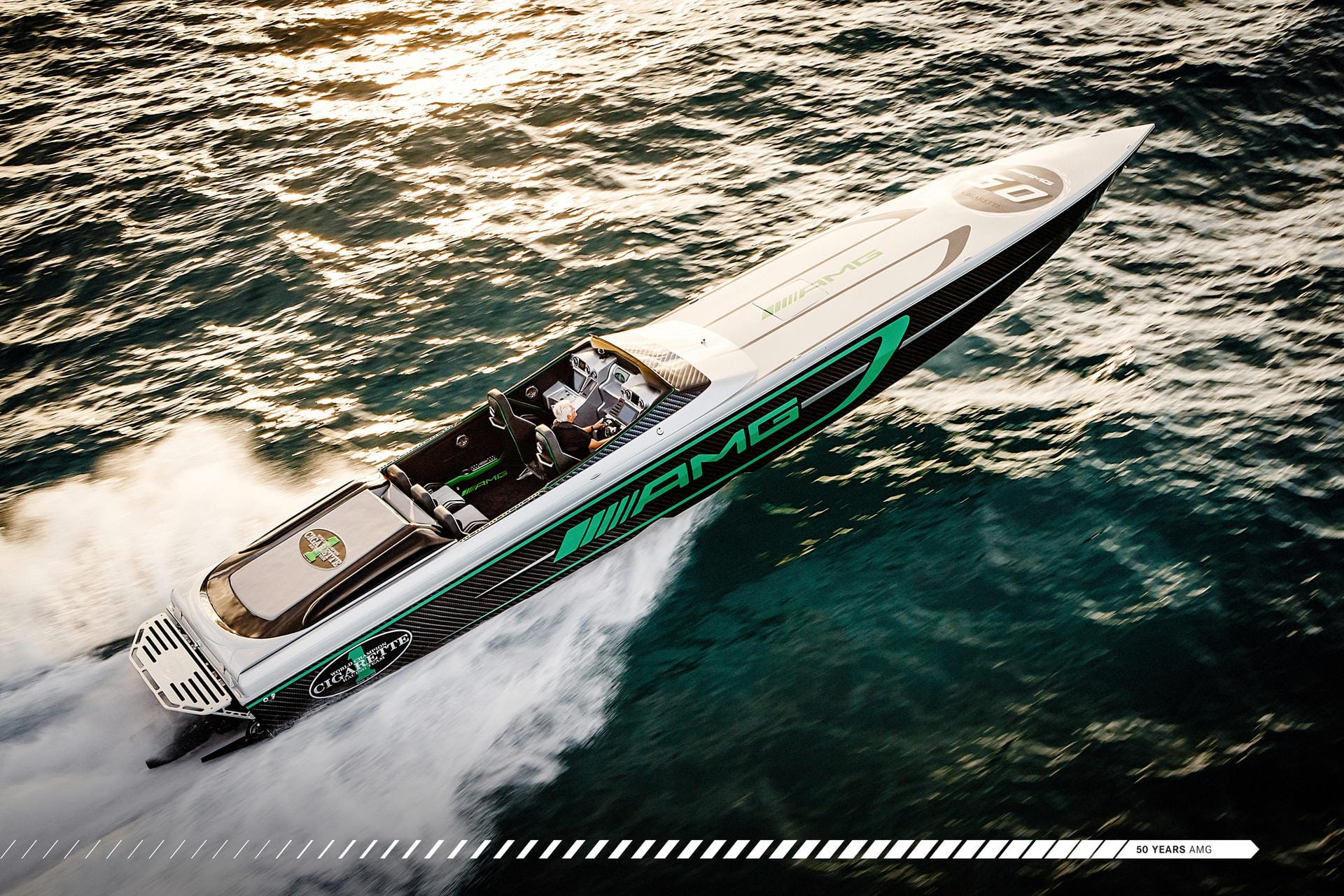 Das neue Boot von AMG streckt sich auf eine Länge von 15 Metern.