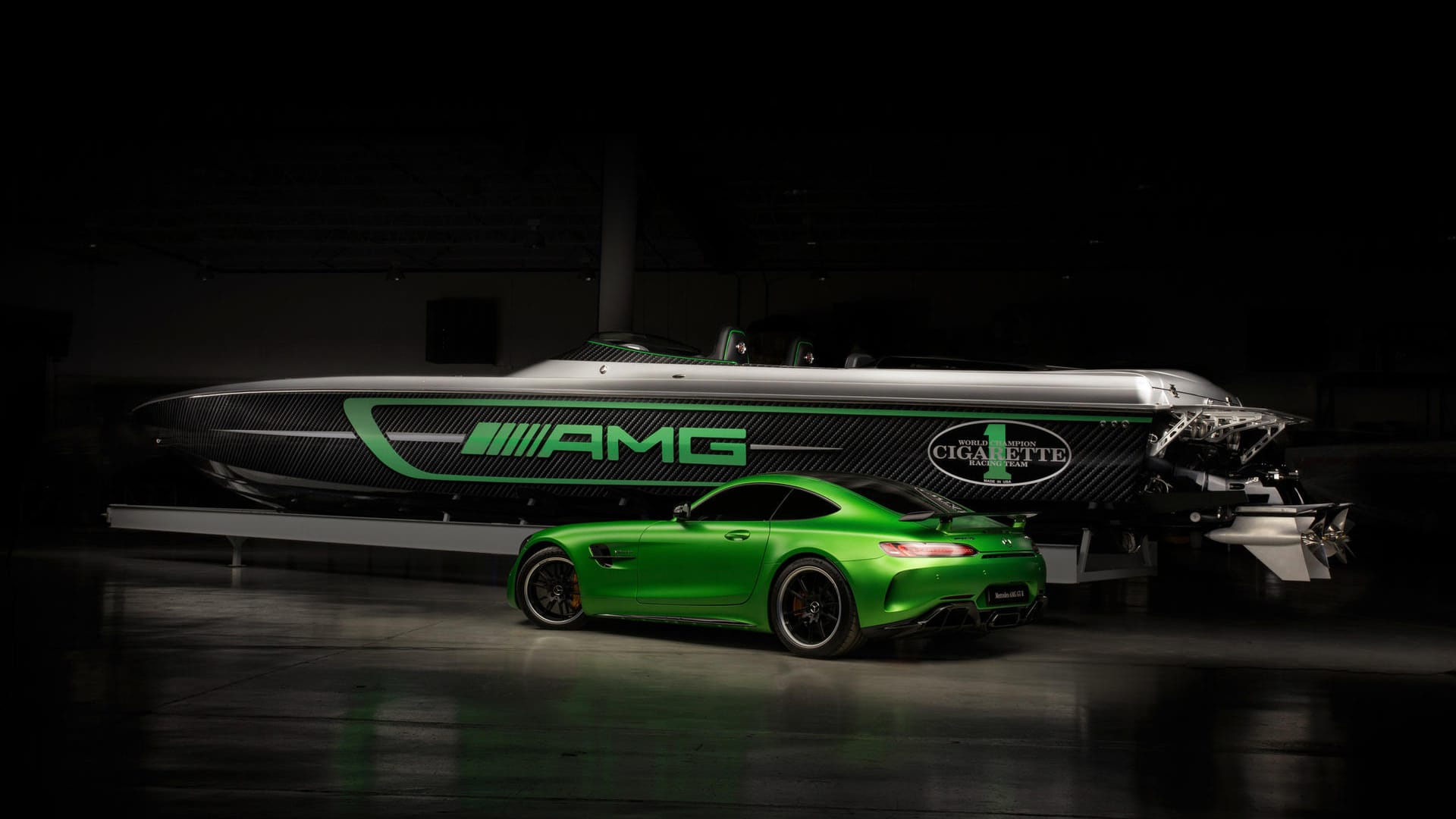 Beim Design orientieren sich die Erbauer am Sportwagen am Mercedes-AMG GT R.
