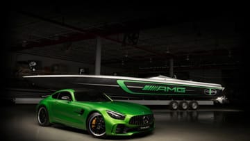 Mercedes-AMG und das Cigarette Racing Team arbeiten bereits seit zehn Jahren im Bootsbau zusammen. Mit der Rennboot "2017 50’ Marauder AMG" würdigen beide Partner das Jubiläum.