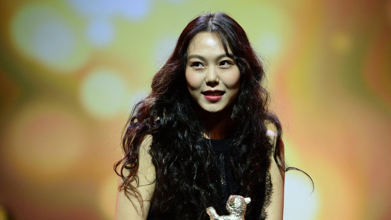 Kim Min-hee hat einen Silbernen Bären als beste Darstellerin bekommen.