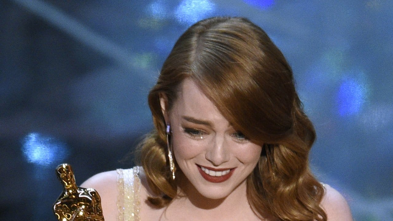 Emma Stone war zum zweiten Mal für einen Oscar nominiert gewesen - jetzt wurde sie für "La La Land" als beste Schauspielerin ausgezeichnet.