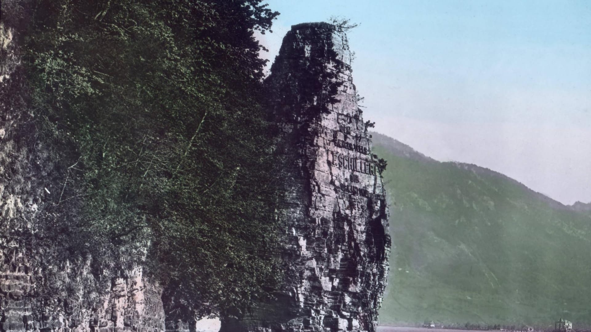 Der Schillerstein am Vierwaldstättersee in der Schweiz.