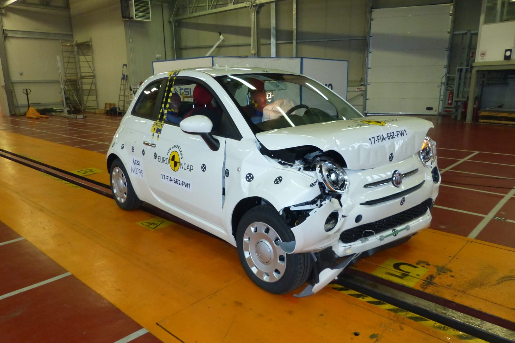 Euro-NCAP: Der neue Fiat 500 erreicht lediglich drei Sterne beim Crashtest.