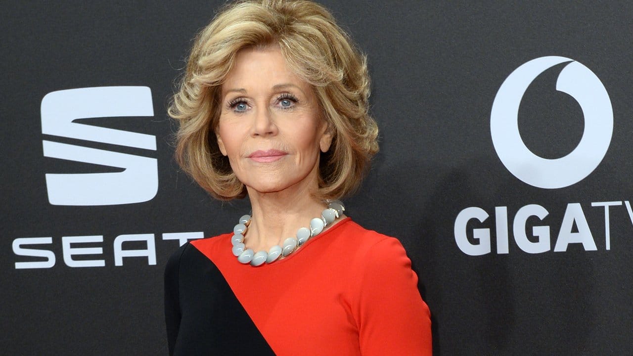 Auch die US-Schauspielerin Jane Fonda kam nach Hamburg. Auch die US-Schauspielerin Jane Fonda kam nach Hamburg.