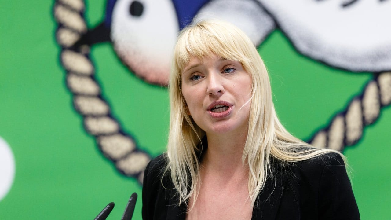 Luise Amtsberg ist flüchtlingspolitische Sprecherin der Grünen. Luise Amtsberg ist flüchtlingspolitische Sprecherin der Grünen.