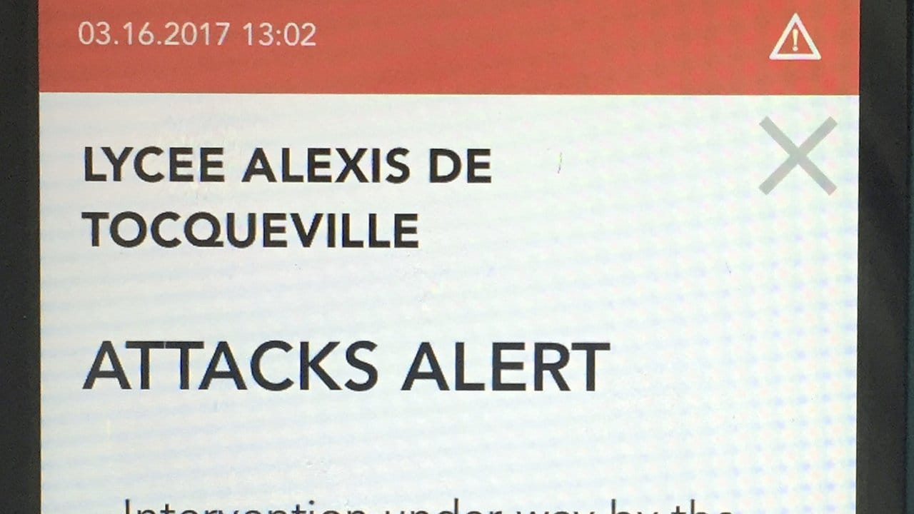 Push-Nachricht der französischen Polizei, die vor dem Anschlag in Grasse warnt.