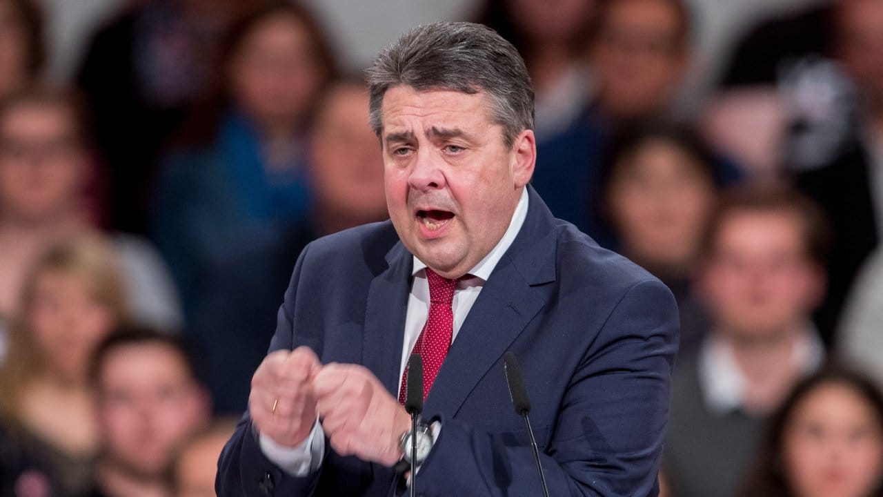 Der bisherige SPD-Parteivorsitzende Sigmar Gabriel beim Sonderparteitag in der Hauptstadt.
