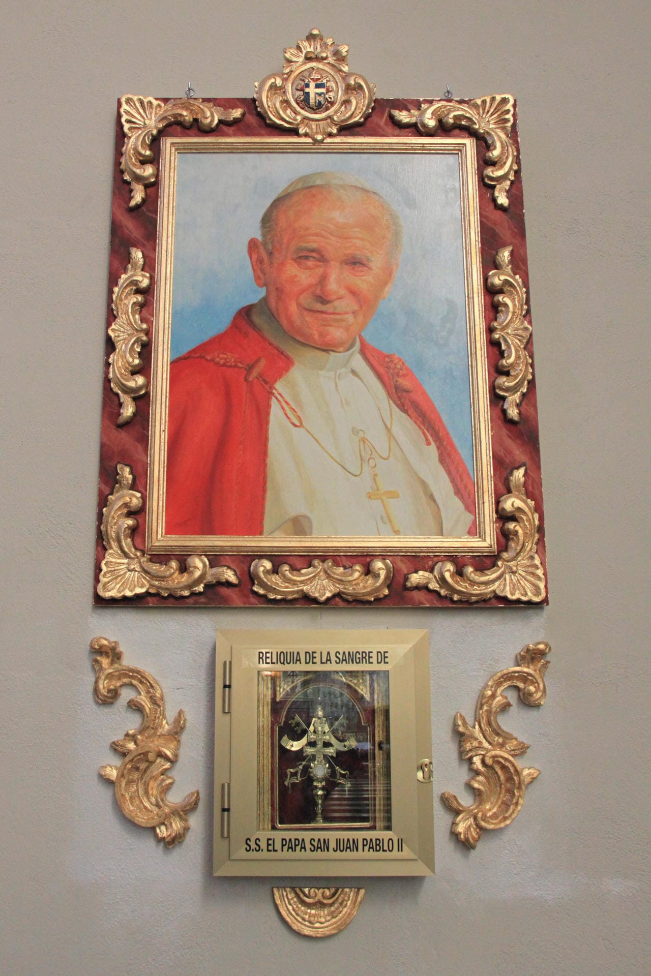 Ein Blutstropfen des heiliggesprochenen Papst Johannes Paul II. in der El-Salvador-Kirche ist der neuste Reliquienzugang in Caravaca de la Cruz.