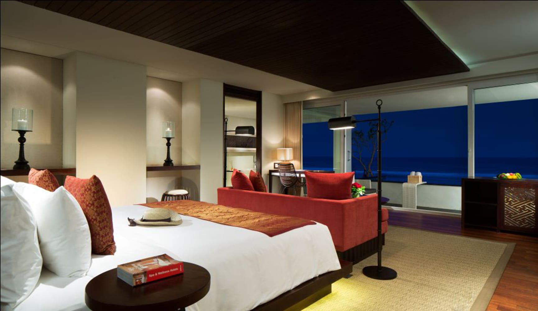 Romantischer geht es kaum: die Honeymoon Suite im "Samabe Bali Suites & Villas".
