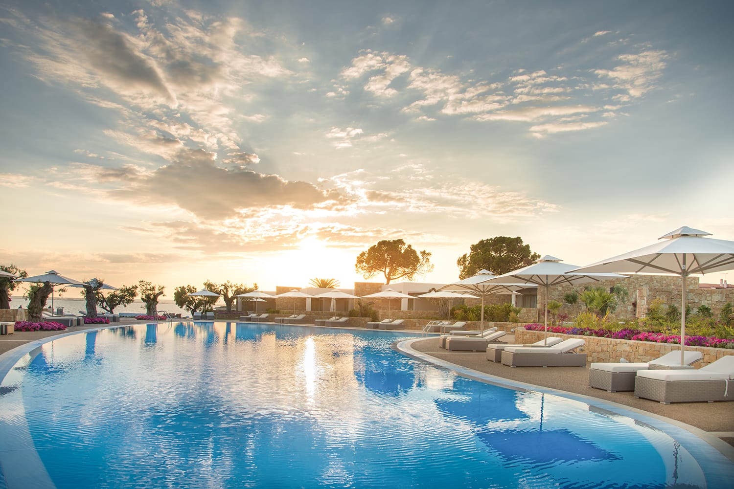 Auch das "Ikos Olivia" im griechischen Gerakini bietet All-Inclusive-Angebote und ein herrliches Urlaubserlebnis.