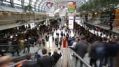 Die ProWein in Düsseldorf hat sich vom stillen Branchentreff zur wichtigsten Wein- und Spirituosenmesse der Welt gewandelt. Mehr als 60.000 Fachbesucher kamen zur Messe.