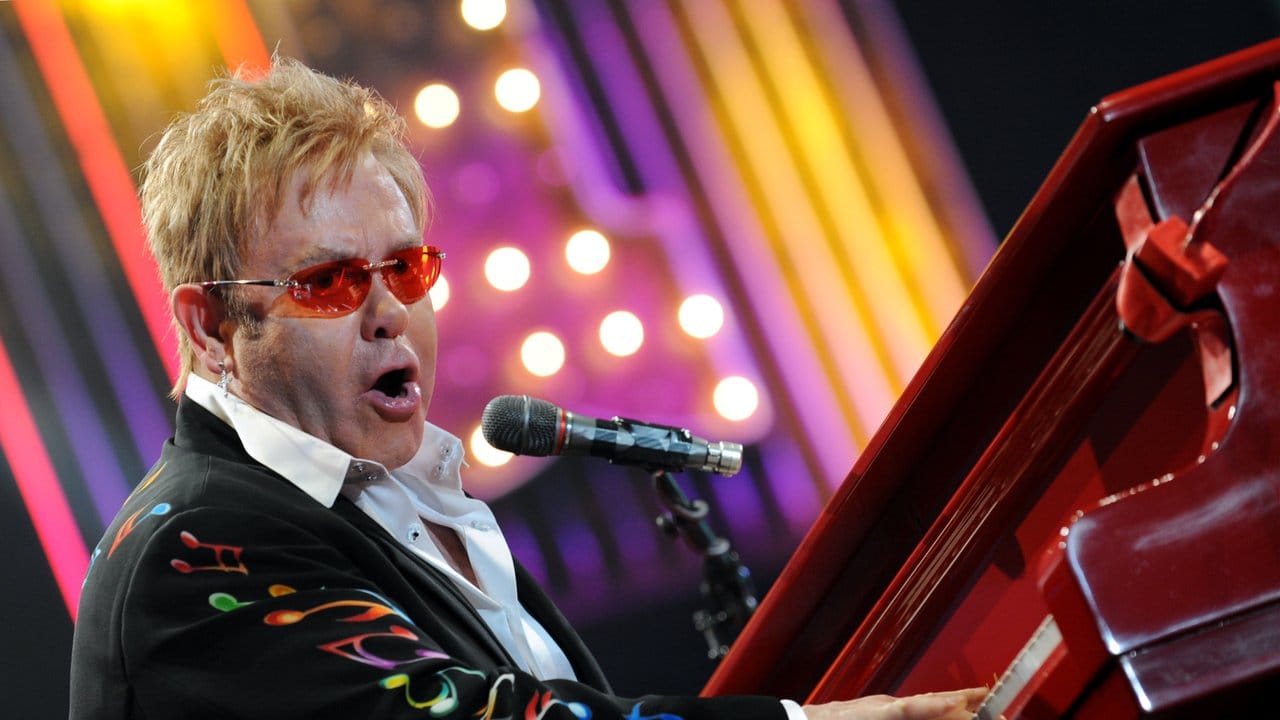 Popstar Elton John 2008 in der Olympiahalle in München.