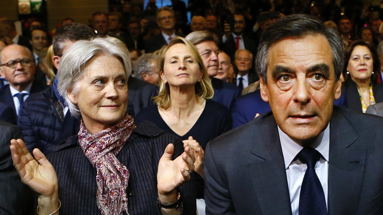François Fillon und seine Frau Penelope bei einer Wahlkampfveranstaltung in Paris. François Fillon und seine Frau Penelope bei einer Wahlkampfveranstaltung in Paris.