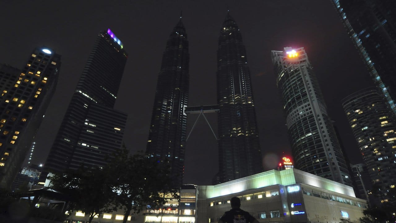 Ausgeknipst: Die Petronas Towers in Kuala Lumpur (Malaysia). Ausgeknipst: Die Petronas Towers in Kuala Lumpur (Malaysia).