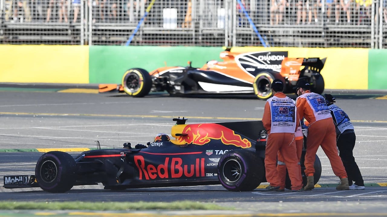 Bei seinem Heimrennen schied der Australier Daniel Ricciardo im Red Bull aus.