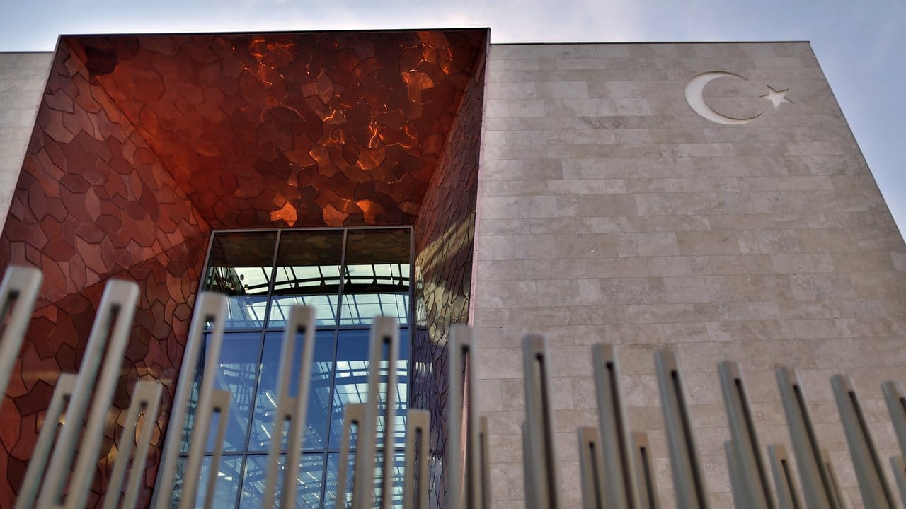 Türkische Botschaft in Berlin. Türkische Botschaft in Berlin.
