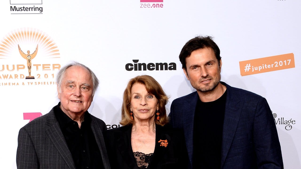 Eine erfolgreiche Familie: Regisseur Michael Verhoeven, Schauspielerin Senta Berger und Regisseur Simon Verhoeven (r).