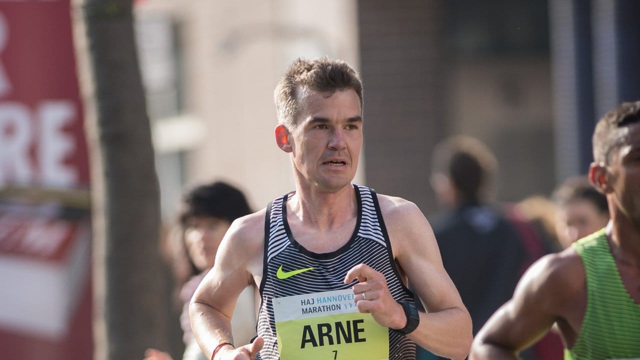 Arne Gabius musste beim Marathon in Hannover aufgeben. Arne Gabius musste beim Marathon in Hannover aufgeben.
