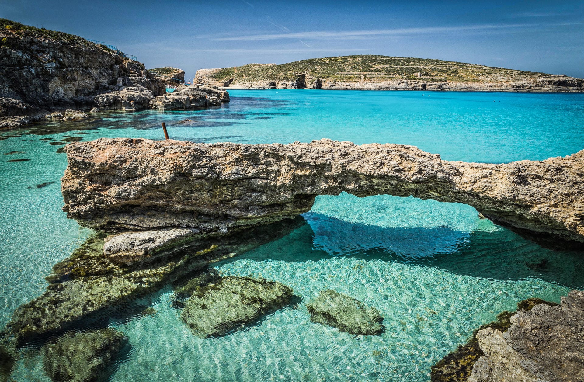 Die Blaue Lagune auf Malta macht ihrem Namen alle Ehre