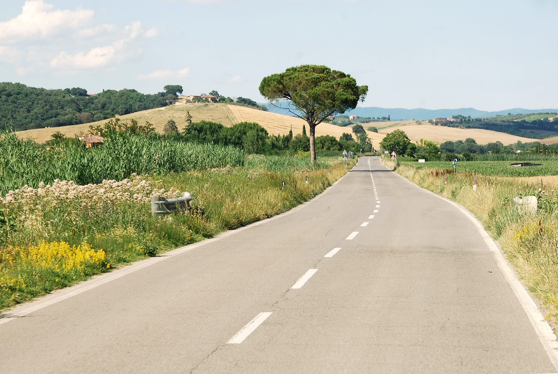 Unternehmen Sie kilometerlange Fahrten durch die traumhaft schöne Landschaft der Toskana. Unternehmen Sie kilometerlange Fahrten durch die traumhaft schöne Landschaft der Toskana.