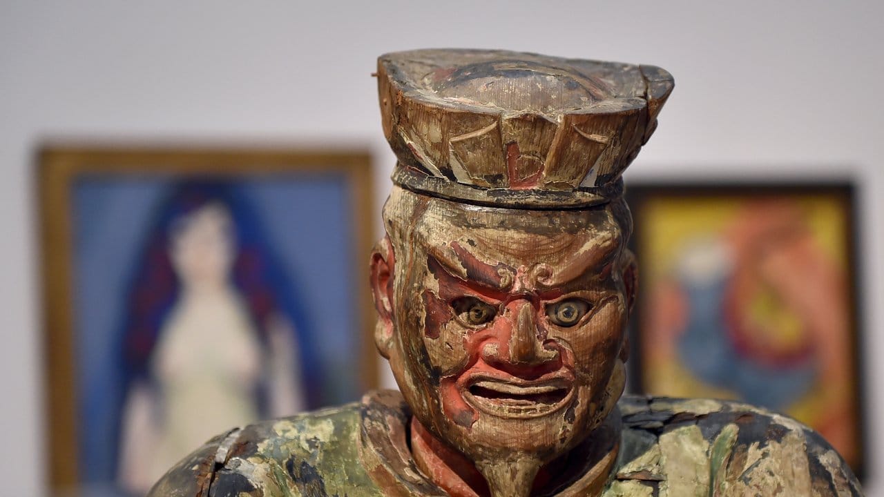 Die Figur eines japanischen Höllengeistes im Von der Heydt-Museum.