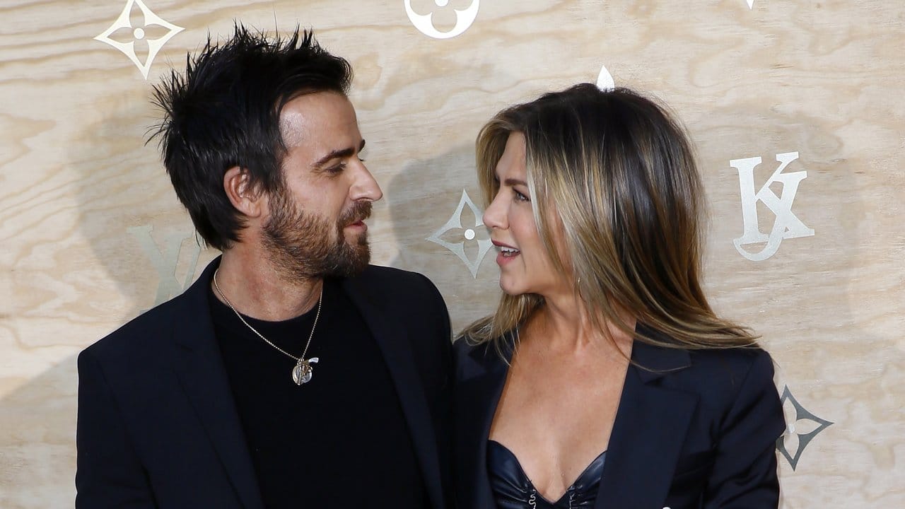 US-Schauspieler Justin Theroux kam mit Ehefrau Jennifer Aniston in den Louvre.
