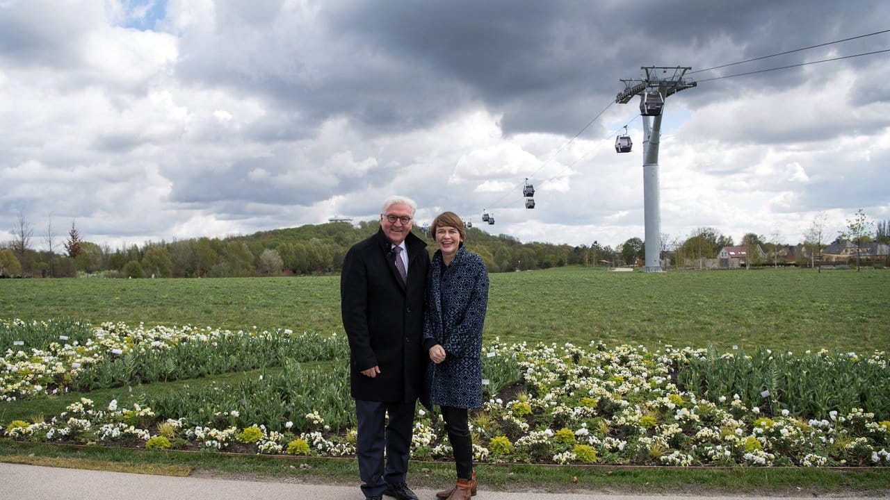 Bundespräsident Frank-Walter Steinmeier und seine Frau Elke Büdenbender haben Zeit für einen IGA-Rundgang.