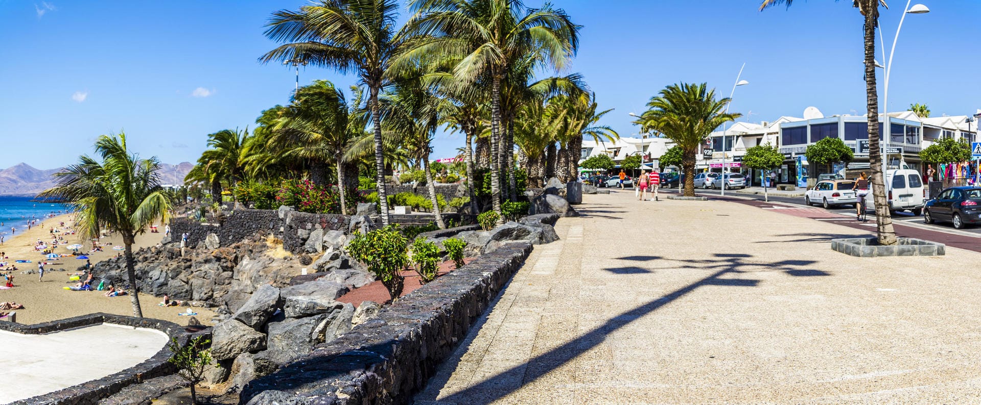 Lanzarotes Promenade wird derzeit erweitert und bietet direkten Zugang zum Hafen, sowie zum Flughafen.