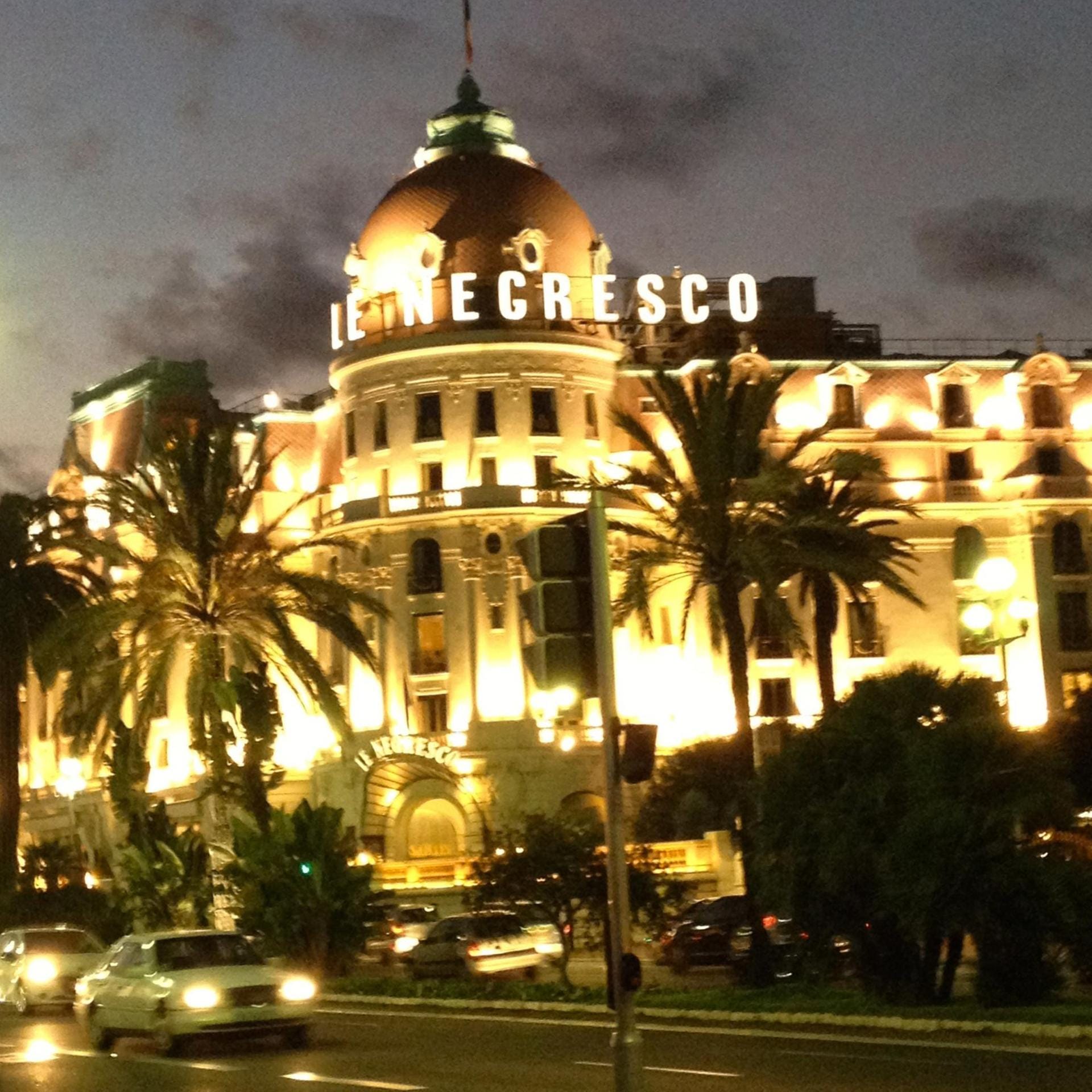 Nizzas Promenade des Anglais hat es sogar zum Wahrzeichen der Stadt gebracht.