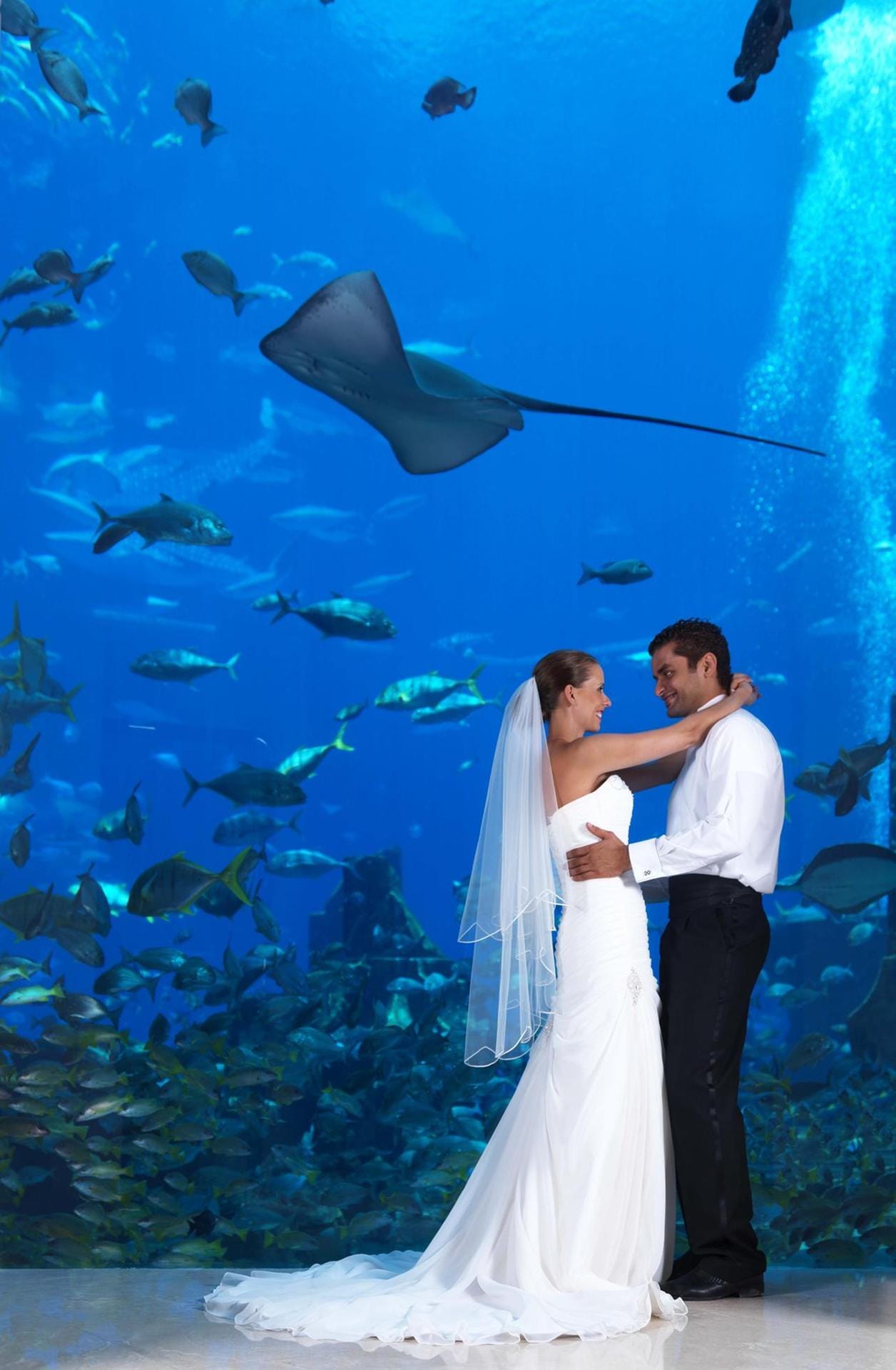 Und noch eine nautische Hochzeit. Jedoch bleiben dieses Mal Braut und Bräutigam trocken: Hochzeit im Atlantis in Dubai.
