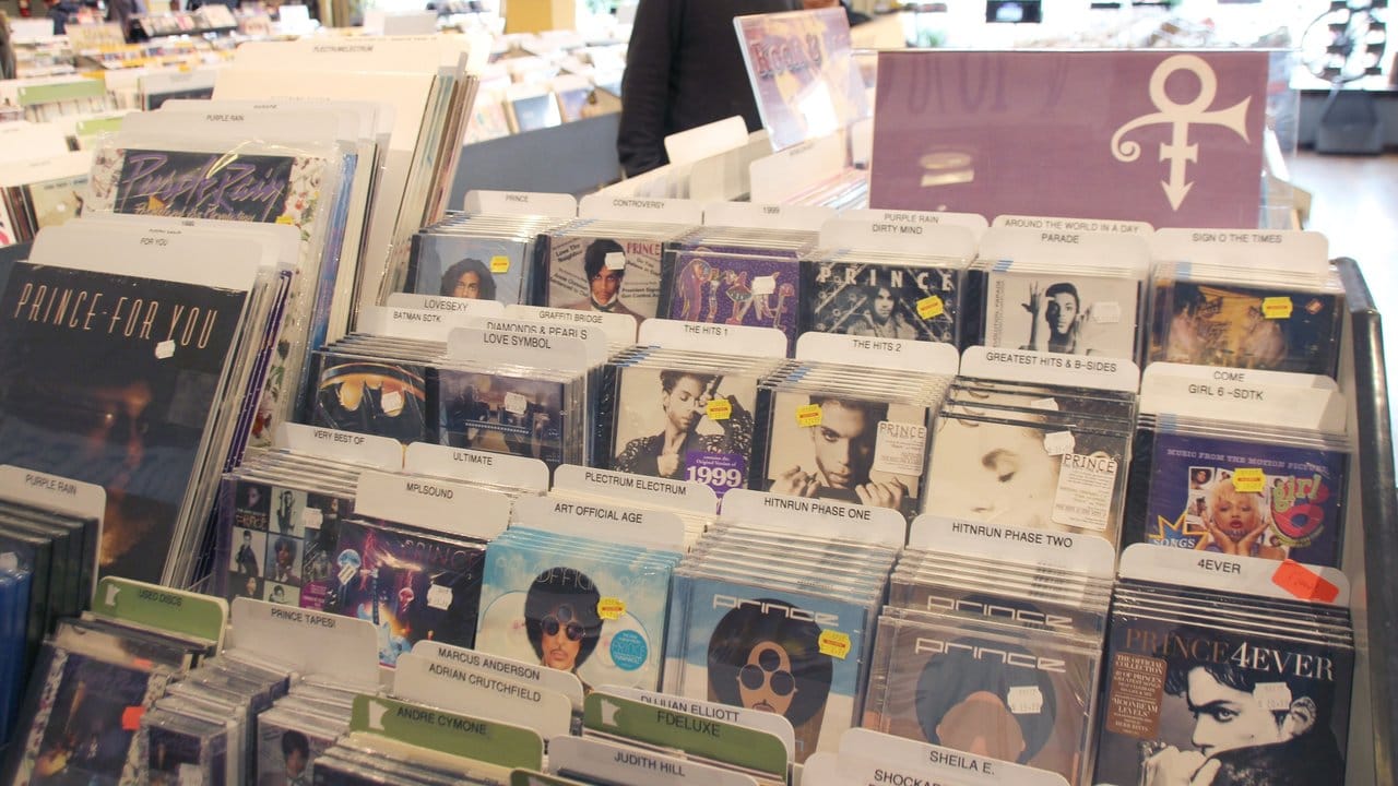Alben von Prince im Plattenladen "Electric Fetus" in Minneapolis.