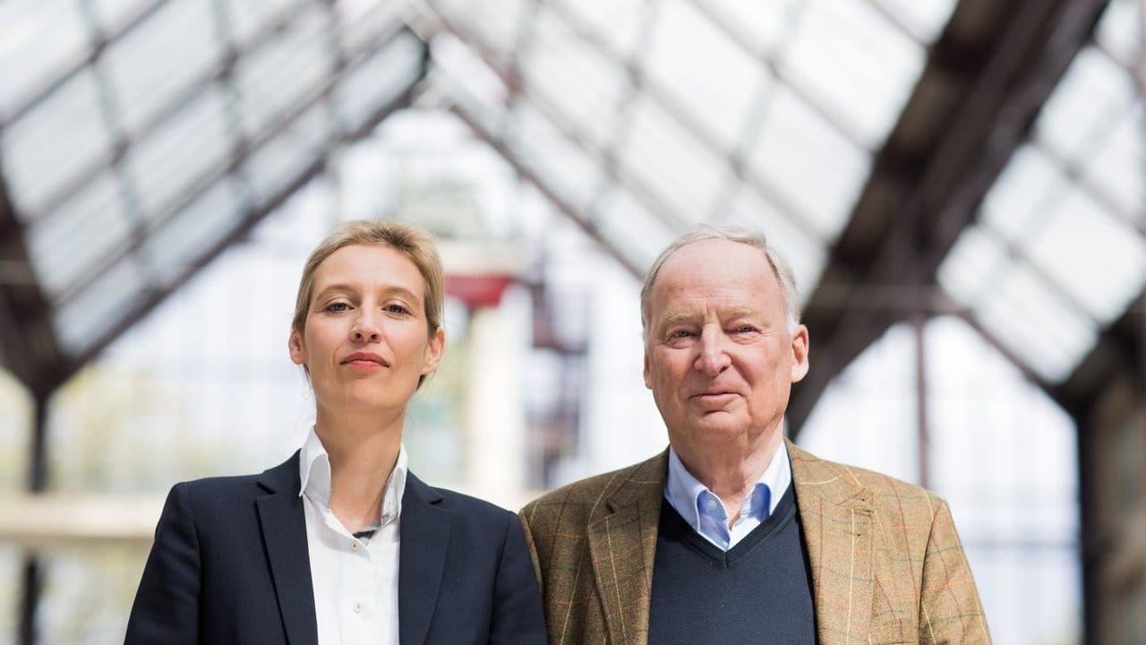 Top-Tandem für den Wahlkampf: Der Vizevorsitzende Alexander Gauland und Vorstandsmitglied Alice Weidel. Top-Tandem für den Wahlkampf: Der Vizevorsitzende Alexander Gauland und Vorstandsmitglied Alice Weidel.