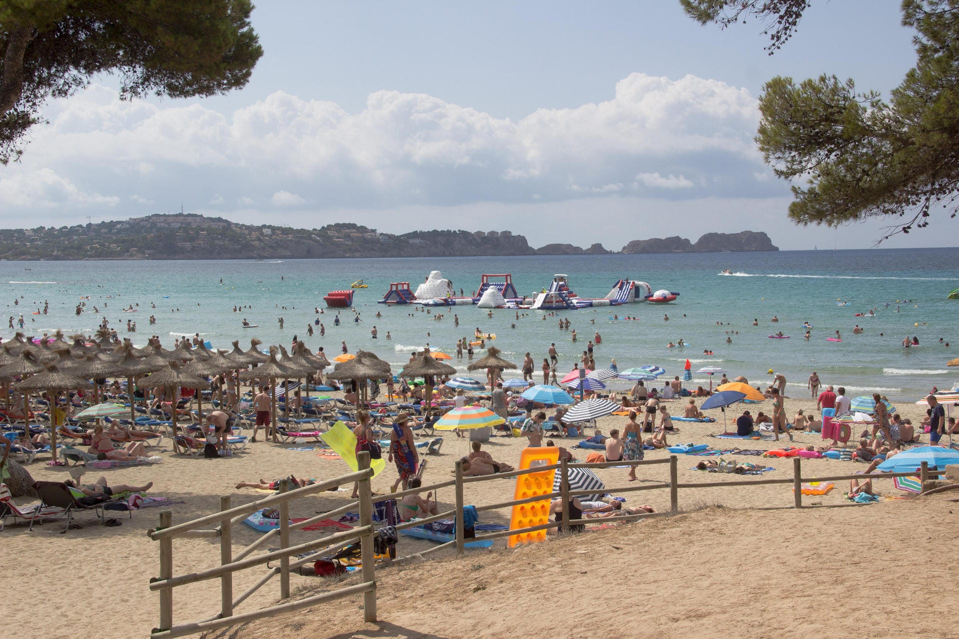Denn in Mallorca kann man neben Erholung auch viele Partys finden.