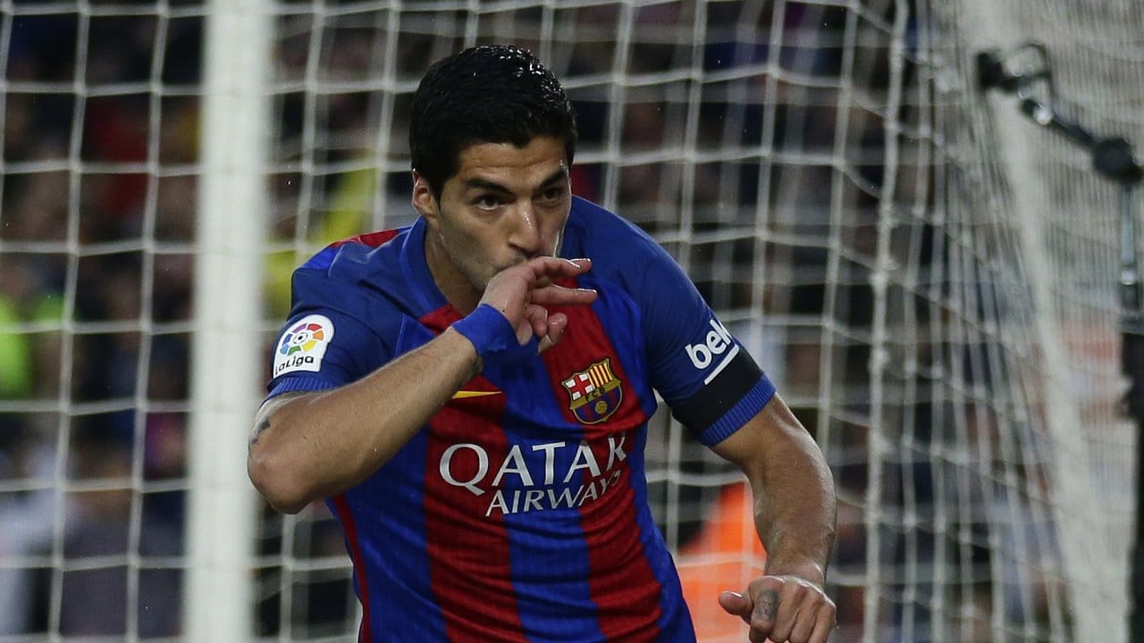 Luis Suarez schoss den FC Barcelona mit zwei Toren zum Sieg über Espanyol.