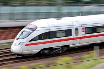 In Dortmund ist ein ICE der Deutschen Bahn entgleist.