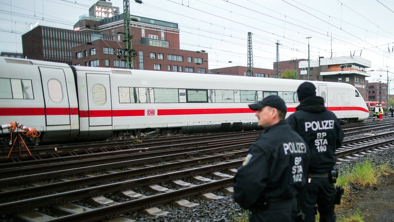 Die Ermittlungsbehörden haben in Dortmud ihre Arbeit aufgenommen. Die Ermittlungsbehörden haben in Dortmud ihre Arbeit aufgenommen.