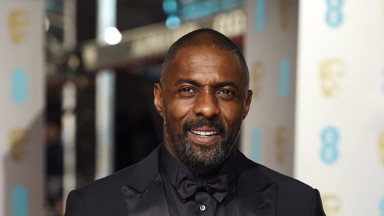 Idris Elba spielt in "Der dunkle Turm" einen Revolvermann.