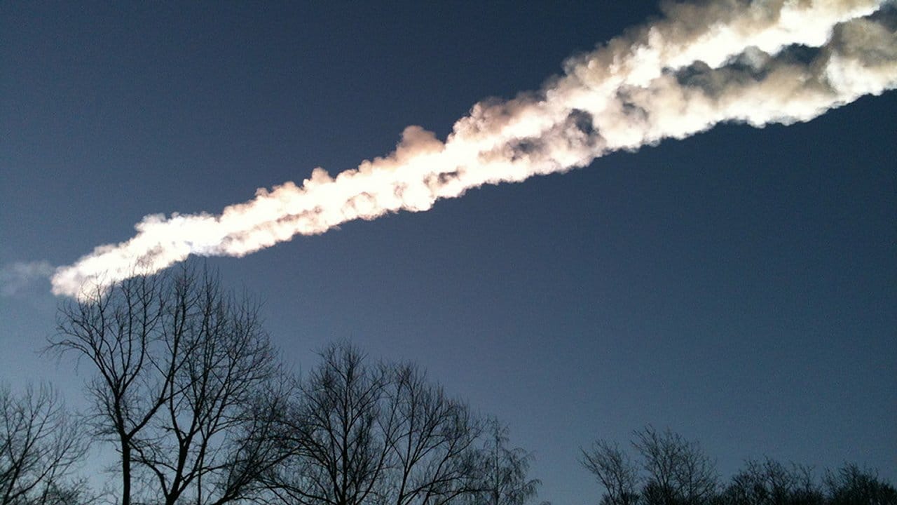 Auch das fürchtet Stephen Hawking: Meteoriteneinschlag im russischen Tscheljabinsk. Auch das fürchtet Stephen Hawking: Meteoriteneinschlag im russischen Tscheljabinsk.