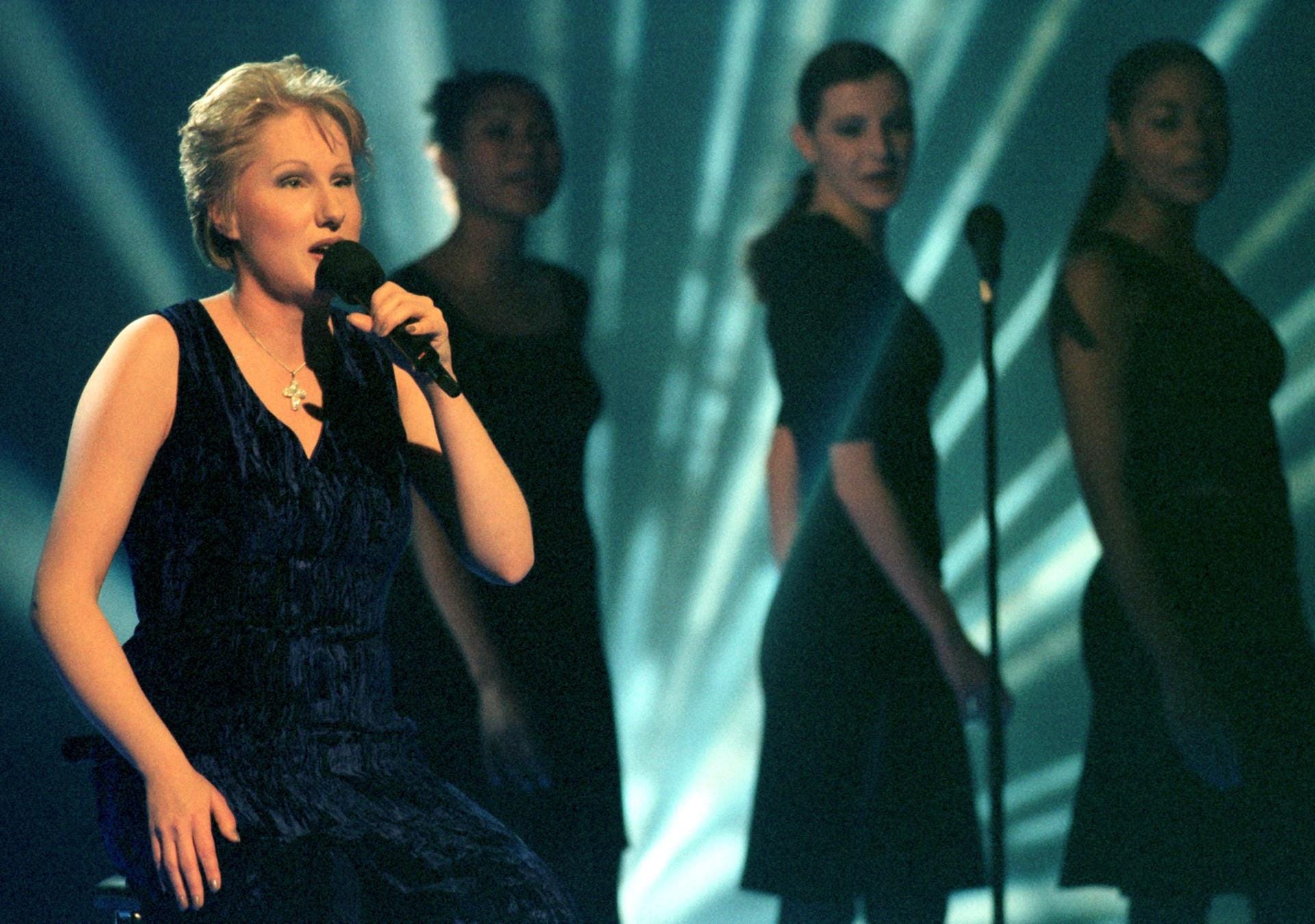 Die blinde Bremer Sängerin Corinna May schaffte es 2002 mit 18 Punkten nur auf den 21. Platz.