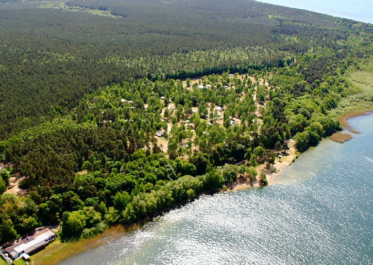 Der traumhaft gelegene Campingplatz Ecktannen im Müritz Nationalpark