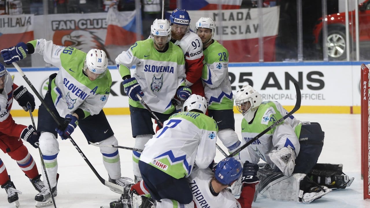 Slowenien steht bei der Eishockey-WM als erster Absteiger fest.
