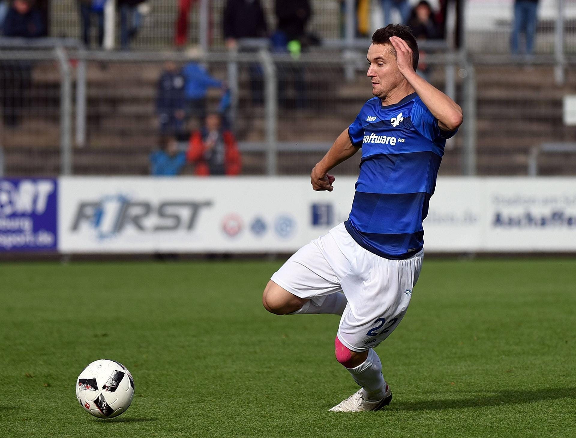 Denys Oliynyk konnte in Darmstadt die Erwartungen nicht erfüllen. Der ehemalige ukrainische Nationalspieler hat noch keinen neuen Klub. Für die "Lilien" kam er in drei Spielen nur 31 Minuten zum Einsatz, traf beim 1:1 gegen Hoffenheim.