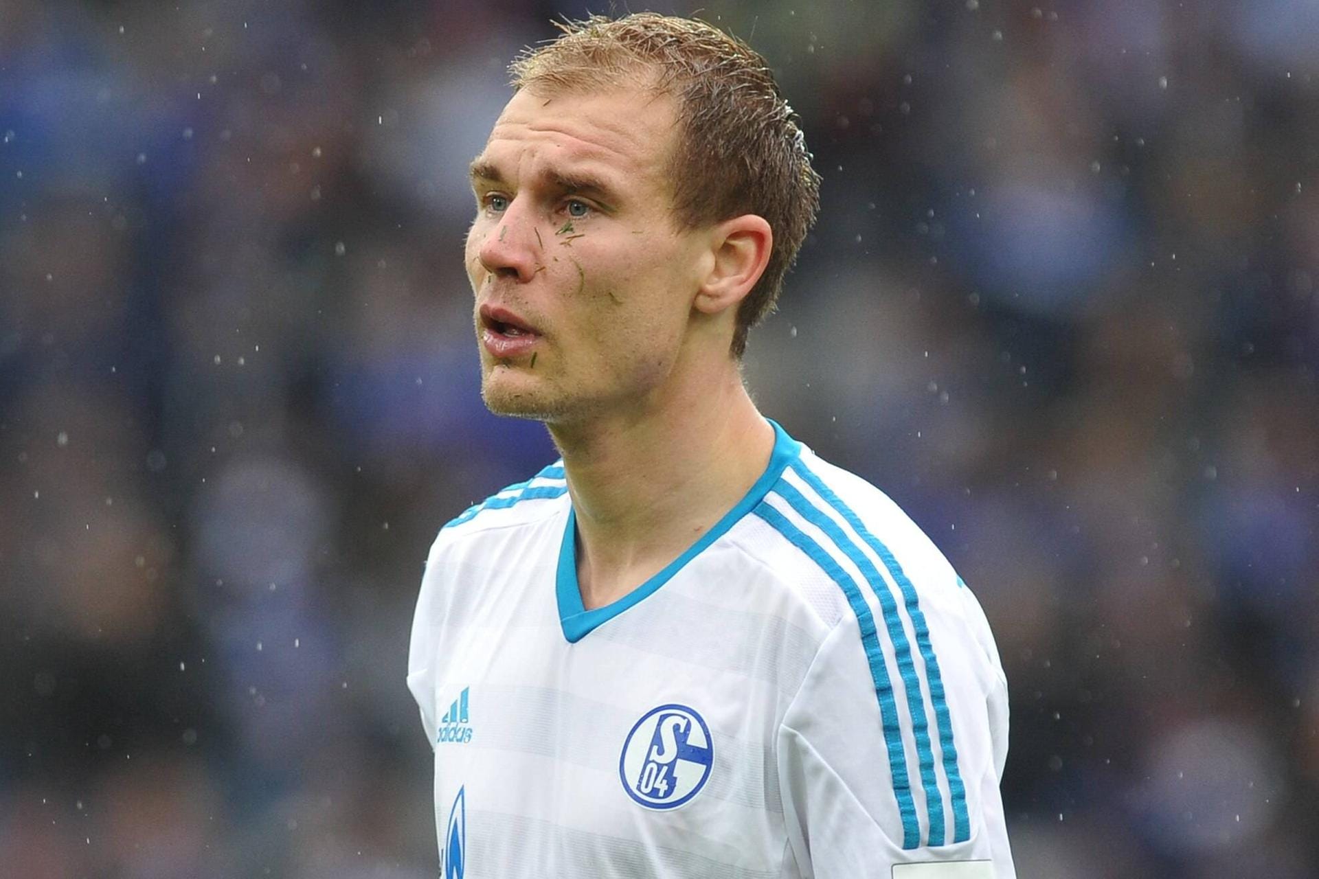 Schalke verzichtet auf eine Verpflichtung von Holger Badstuber. Bayern-Boss Rummenigge kündigte an, dass er ins Ausland wechseln wird.