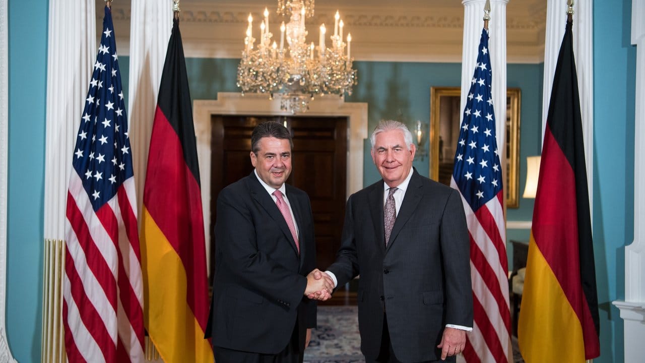 Außenminister Sigmar Gabriel bei seinem Amtskollegen Rex Tillerson in Washington.