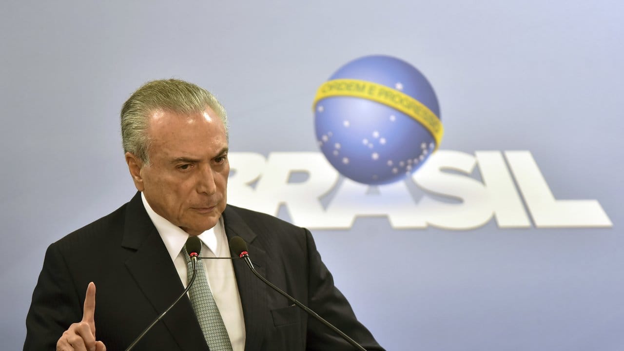 Brasiliens Präsident Michel Temer gibt in Brasilia eine Pressekonferenz.