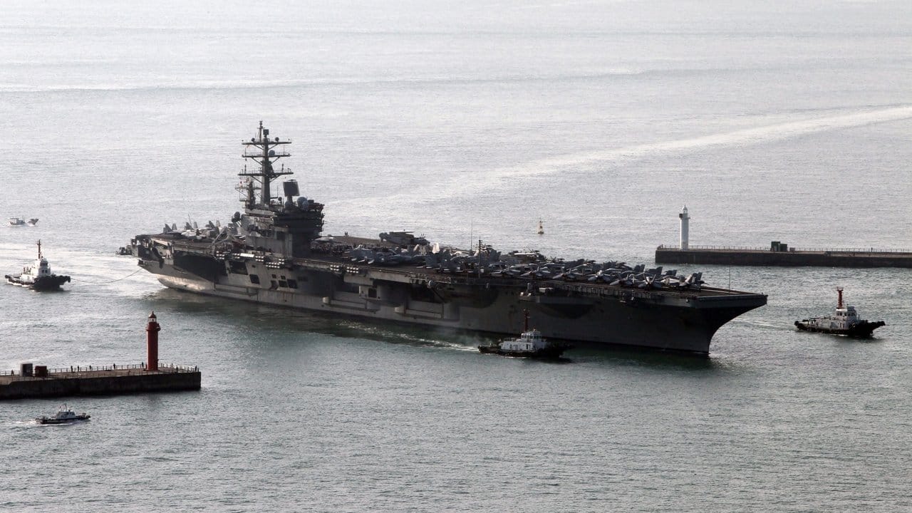 Der Flugzeugträger "USS Ronald Reagan" ist zu Patrouillenfahrten in die Gewässer nahe der koreanischen Halbinsel aufgebrochen.